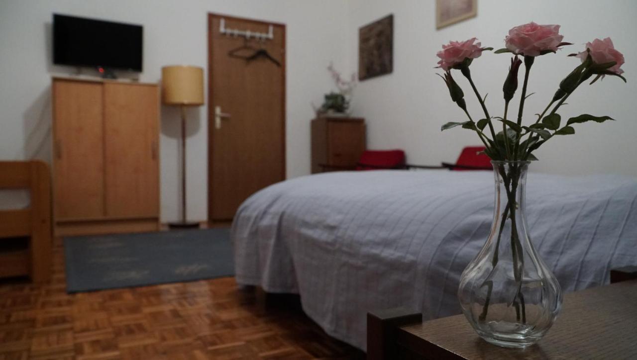 Apartments Nera ザグレブ エクステリア 写真